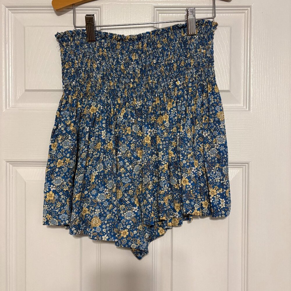 Floral flowy shorts